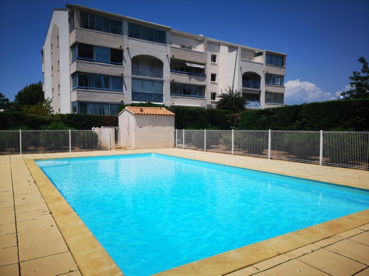 Appartement Avec Piscine Et Garage Proche Plage Et Commerces Ла-Сейн-сюр-Мер Екстер'єр фото